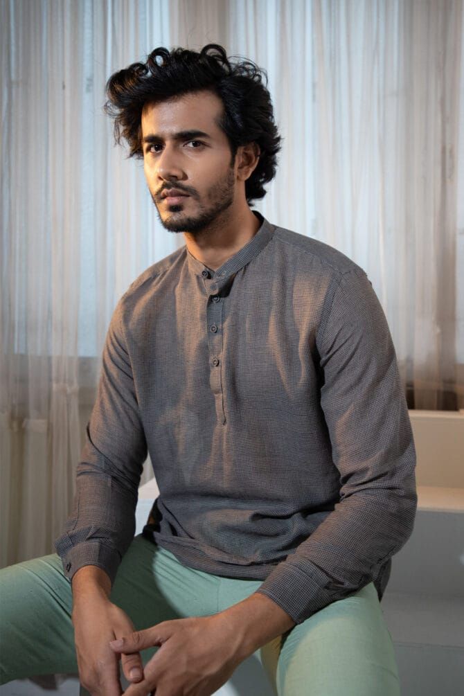 European Linen Short Kurta for men - Image 3